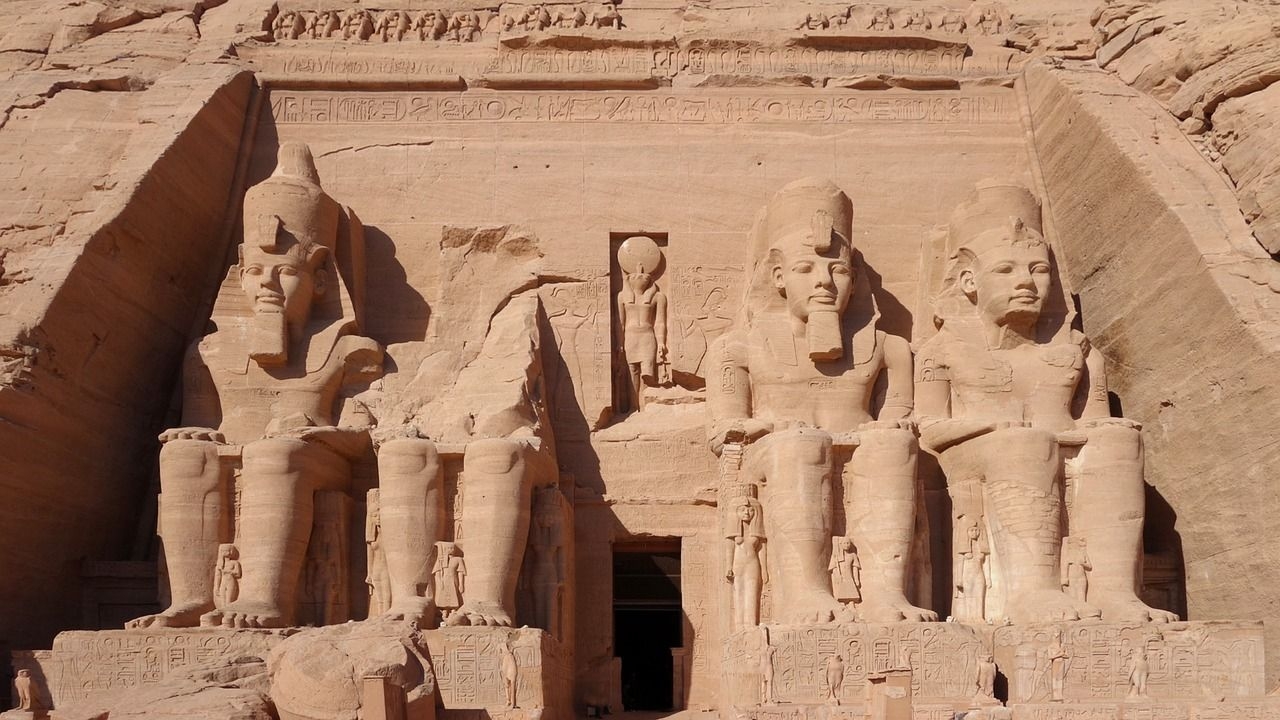 abu-simbel-600667_1280.jpg