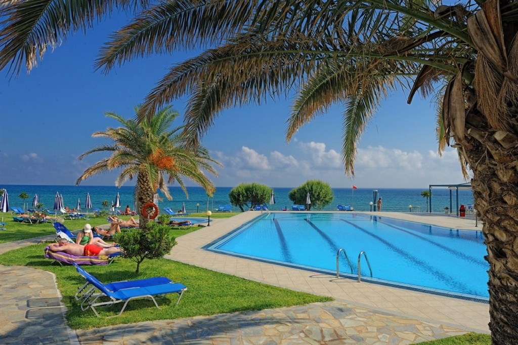 Ariadne Beach9
