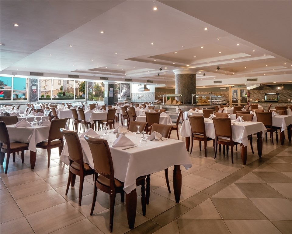 AMC Royal Hotel & Spa10