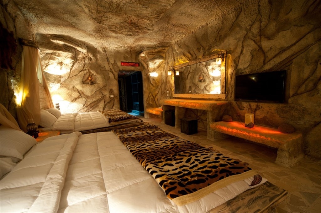 Caves Beach Resort6