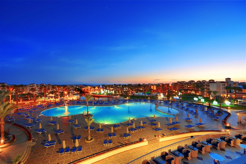 Pickalbatros Dana Beach Resort2