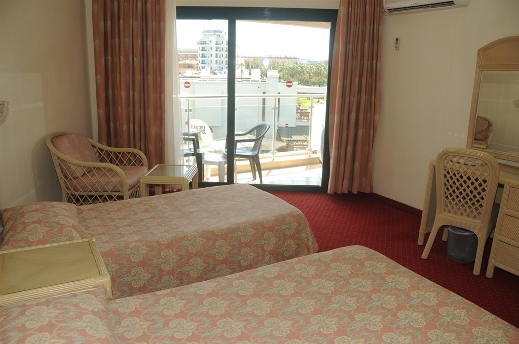 Aska Just In Beach Hotel7