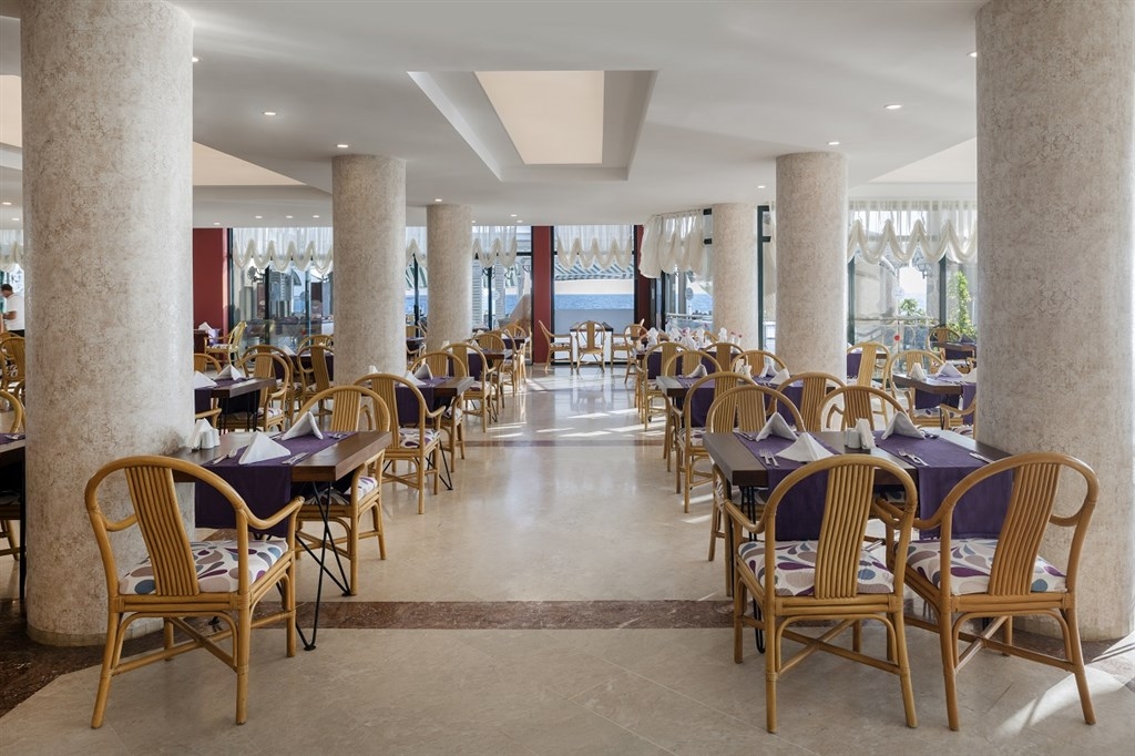 Aska Just In Beach Hotel9