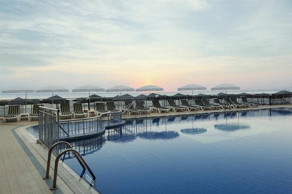 Aska Just In Beach Hotel12