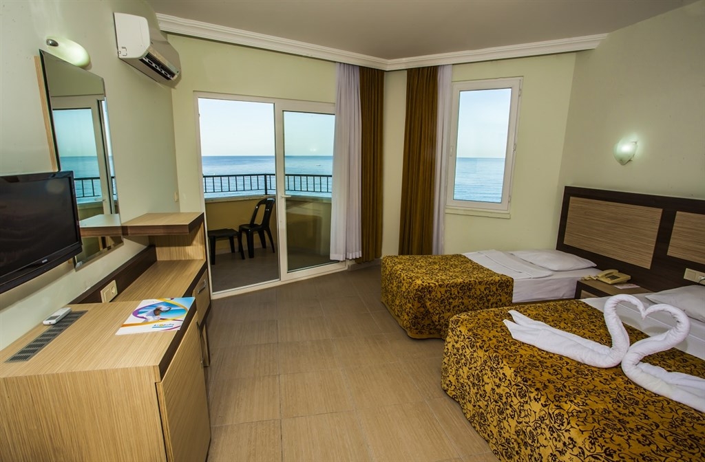 Kleopatra Beach Hotel5