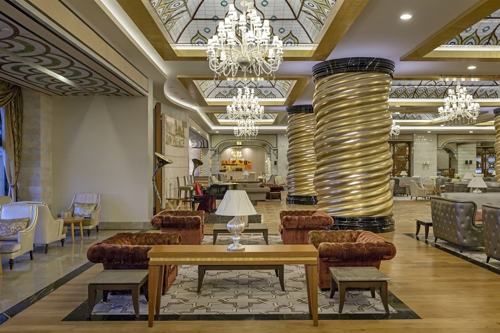 Royal Holiday Palace4