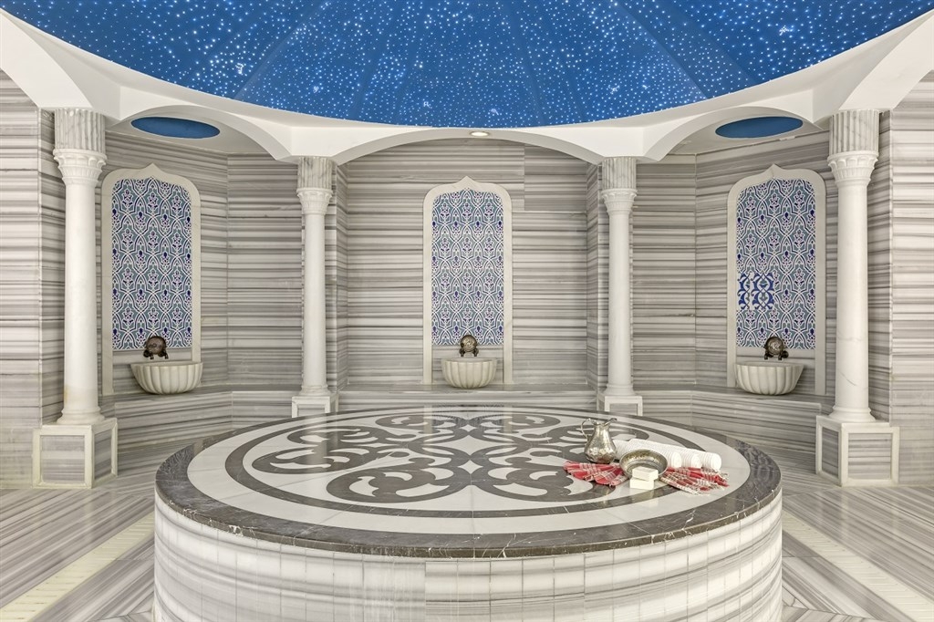 Royal Holiday Palace25