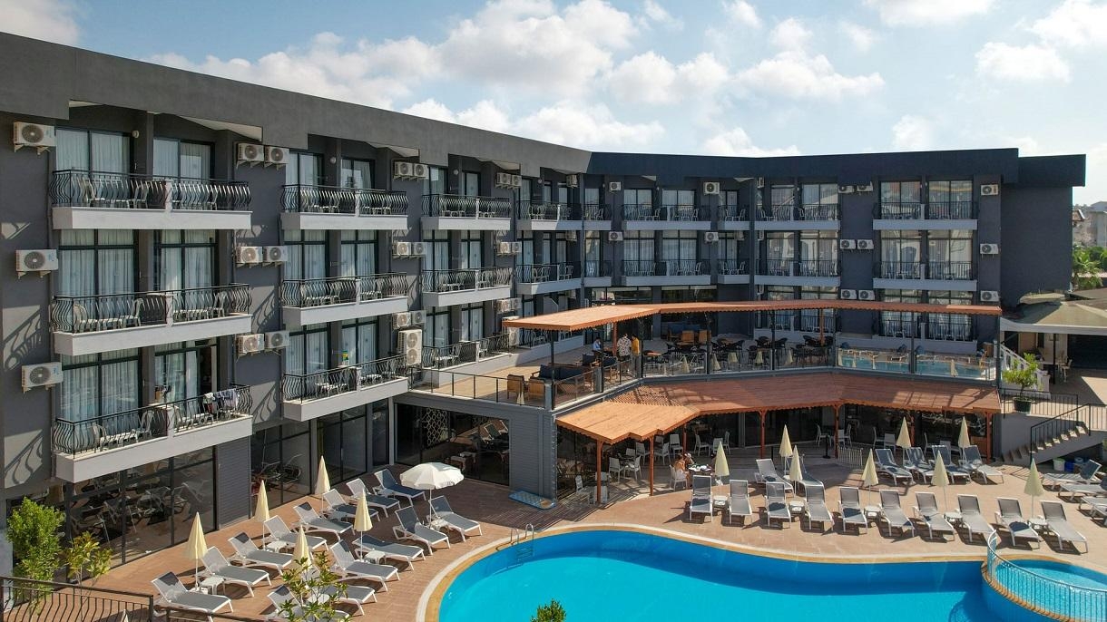 Clover Magic Park Side Hotel0