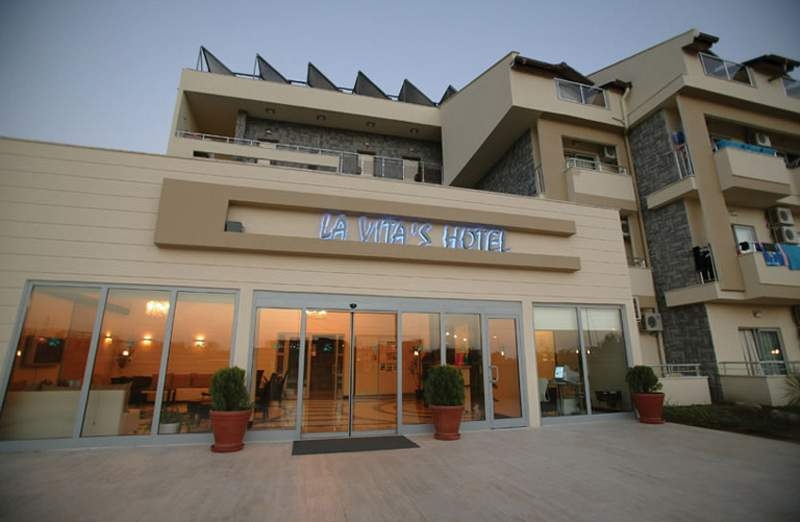 Lavitas Hotel1