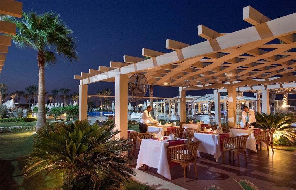 Kairó + Premier Le Reve24