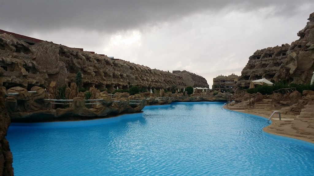 Kairó+Luxor + Caves Beach Resort19