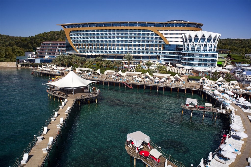 Granada Luxury Resort0