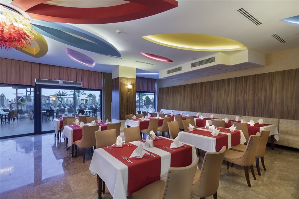 Granada Luxury Resort11
