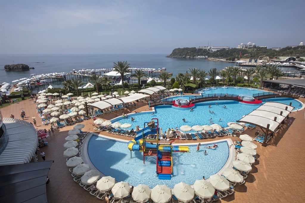 Granada Luxury Resort14