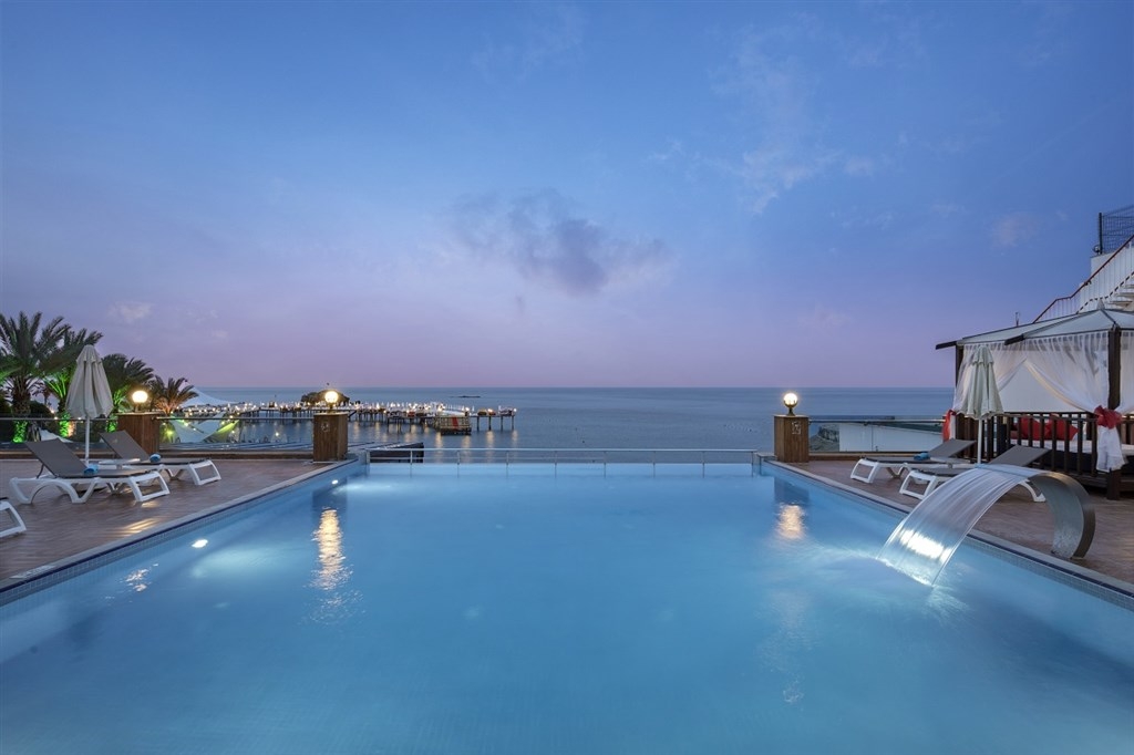 Granada Luxury Resort31