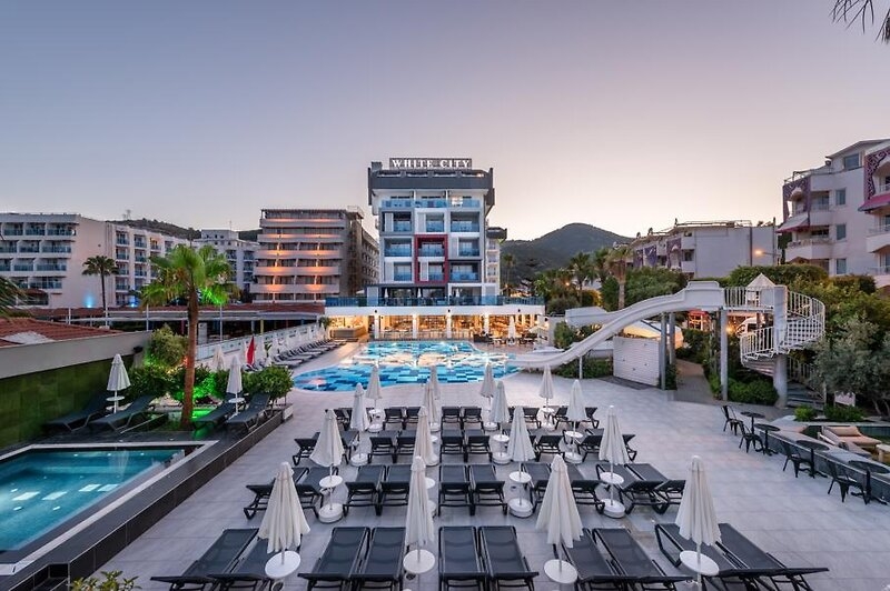 White City Beach Hotel122