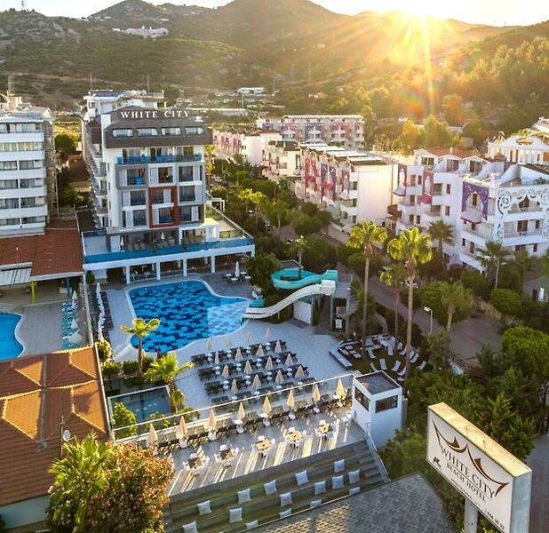 White City Beach Hotel124