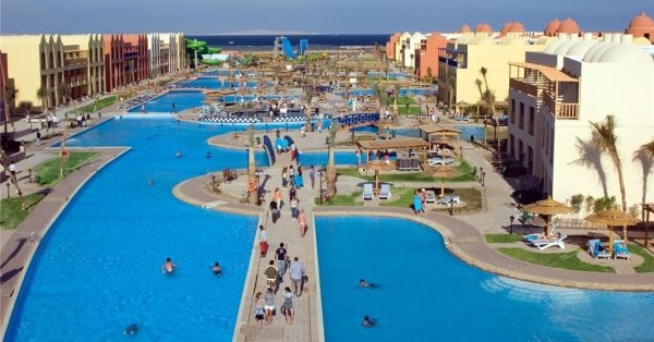 hotel Kairó + Titanic Beach