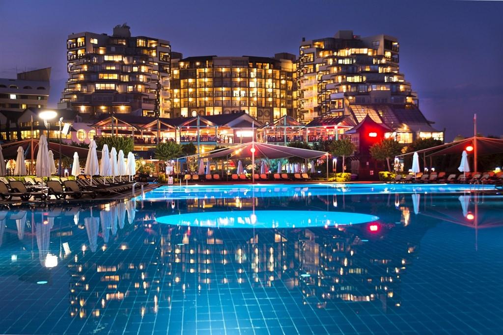 Limak Lara De Luxe Hotel & Resort0