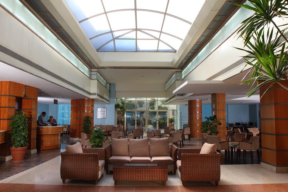 Kairó + Xperience St. George2