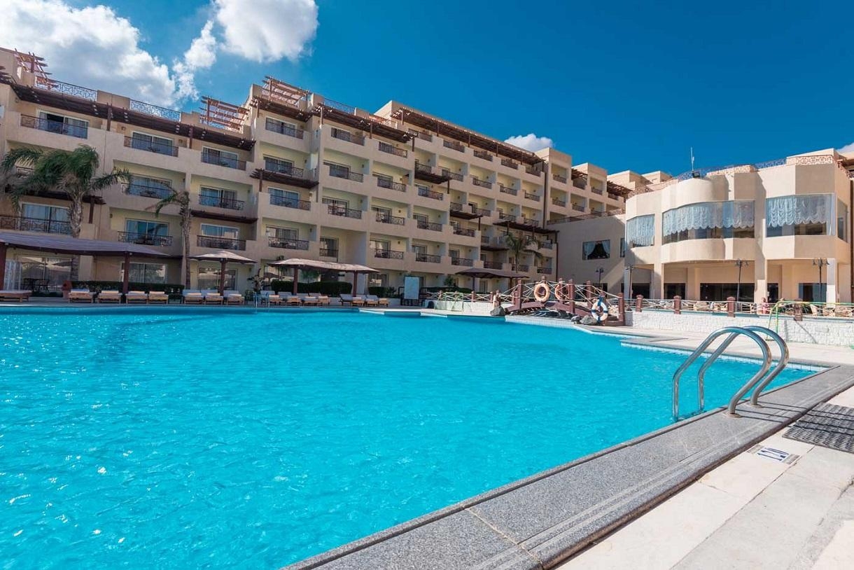 Imperial Shams Abu Soma18