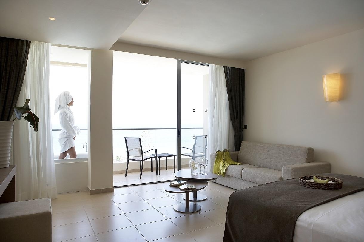 The Ixian Grand & All Suites7