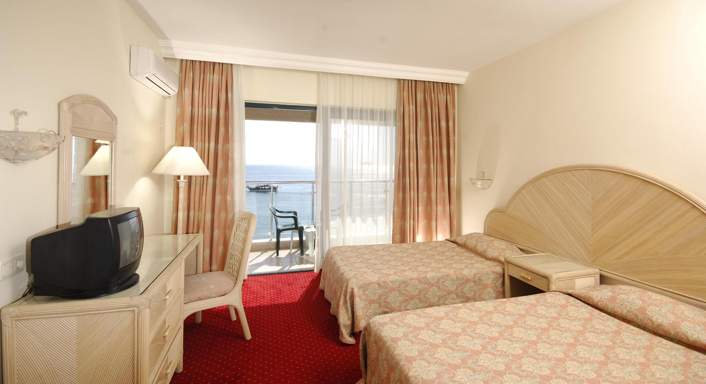 Aska Just In Beach Hotel38