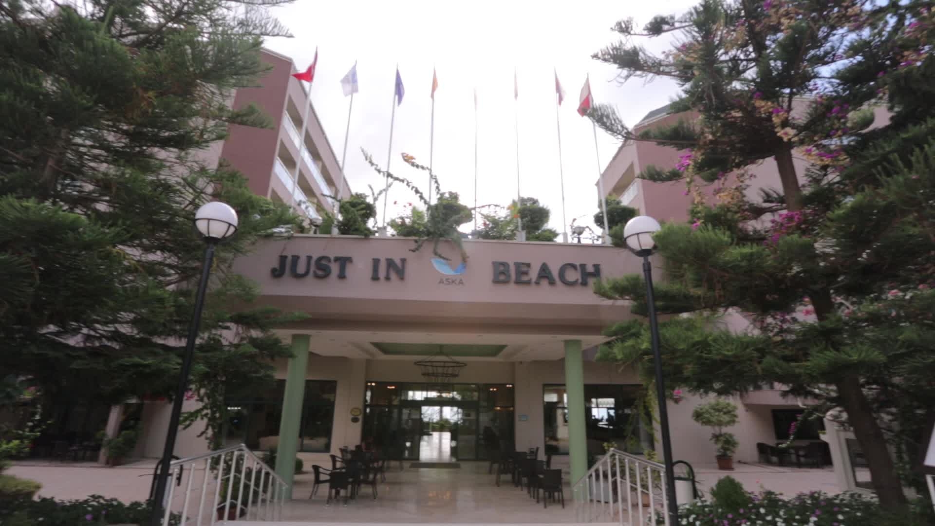 Aska Just In Beach Hotel23