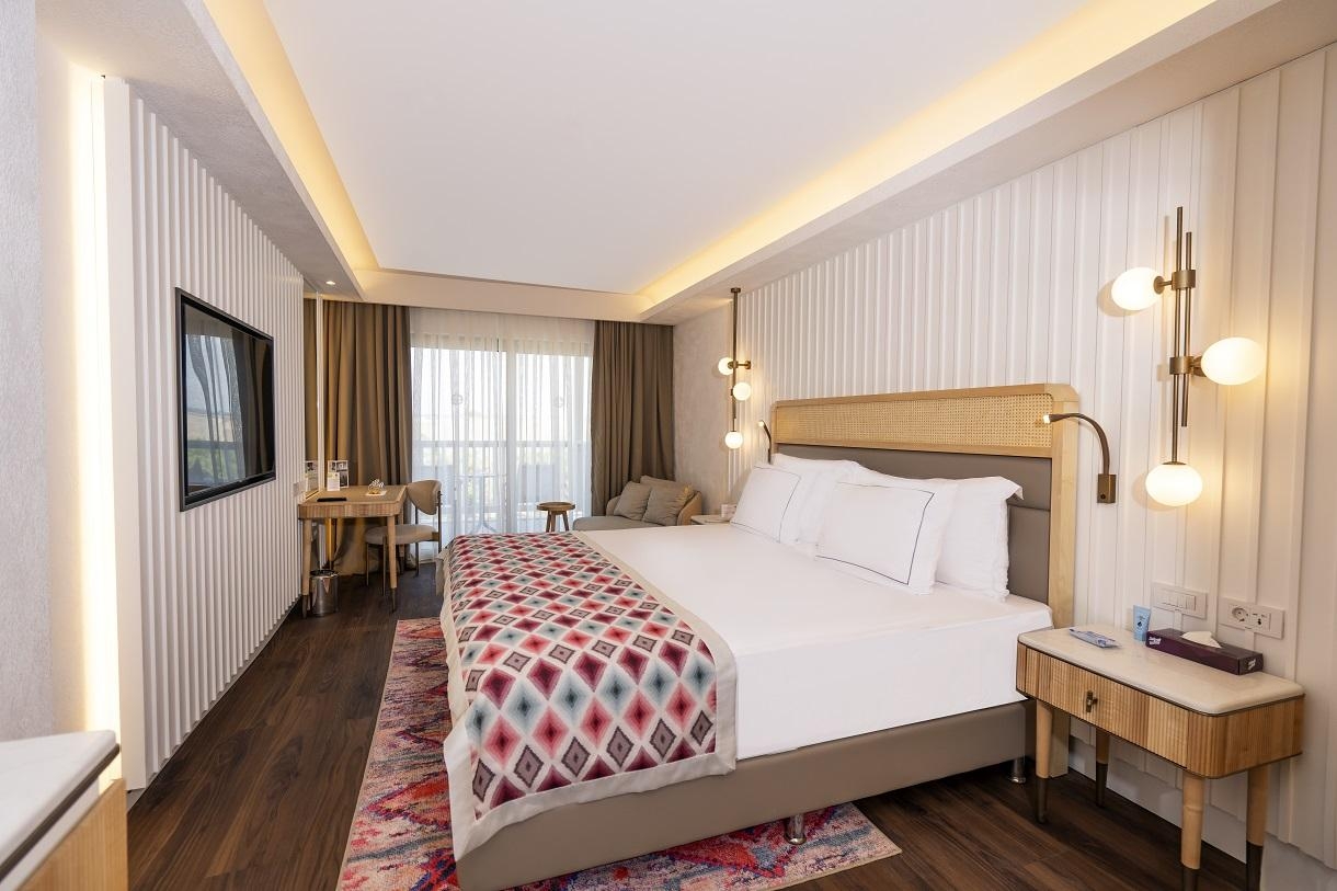 Lara Barut Collection7