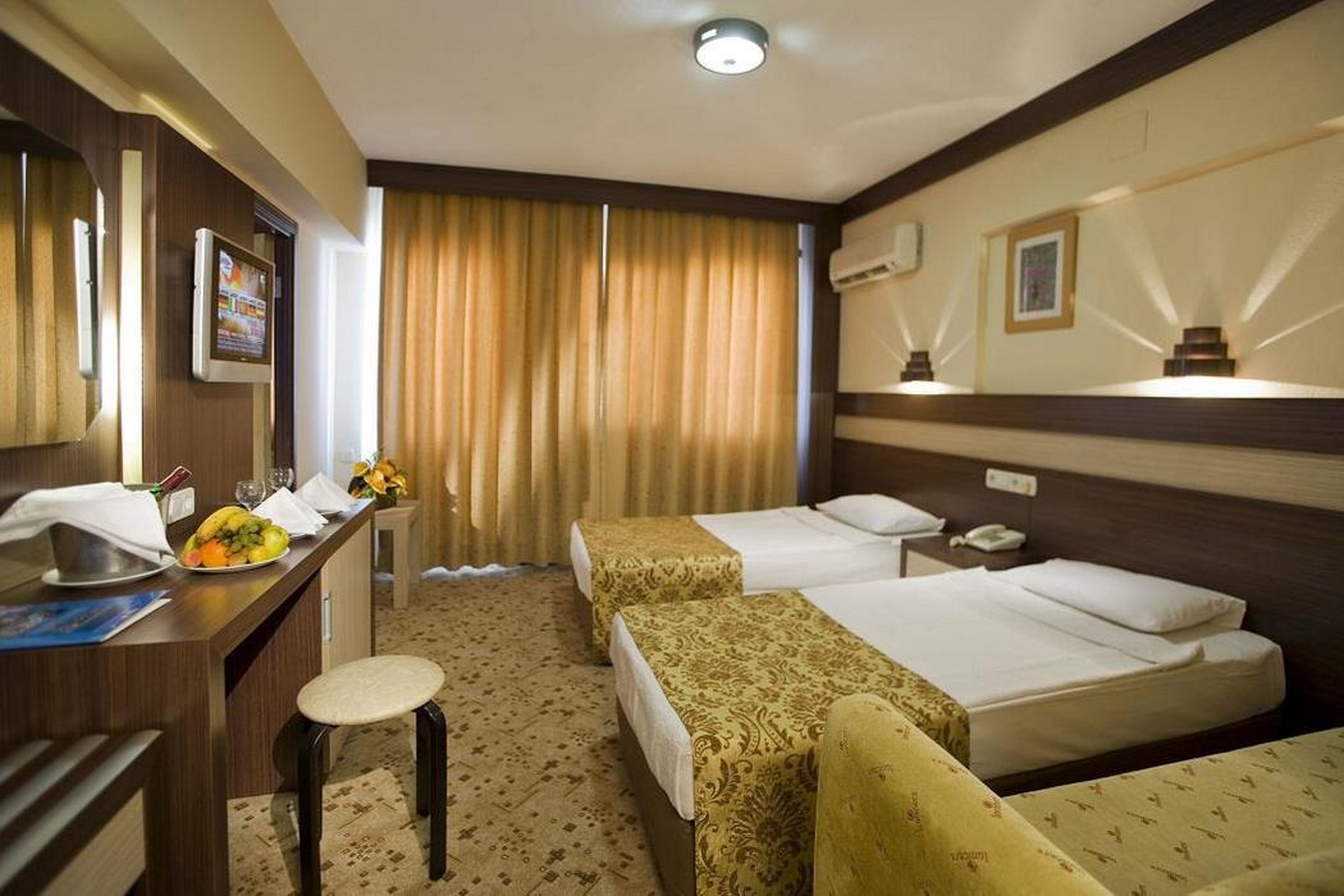 Lonicera World Hotel28