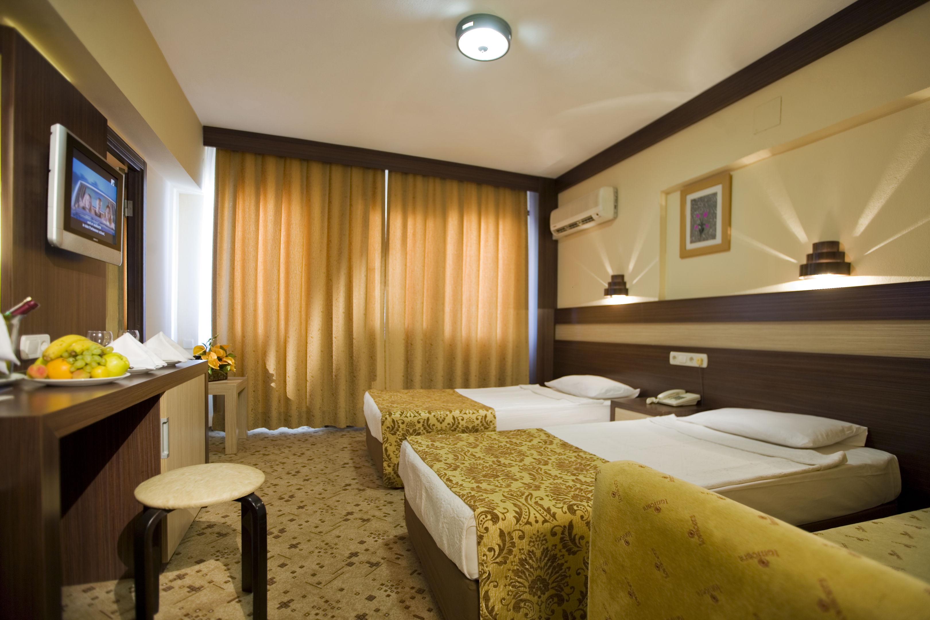 Lonicera World Hotel9