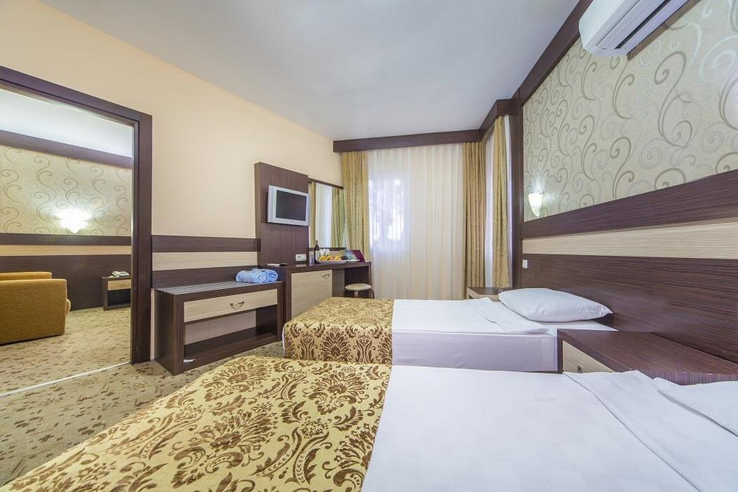 Lonicera World Hotel26