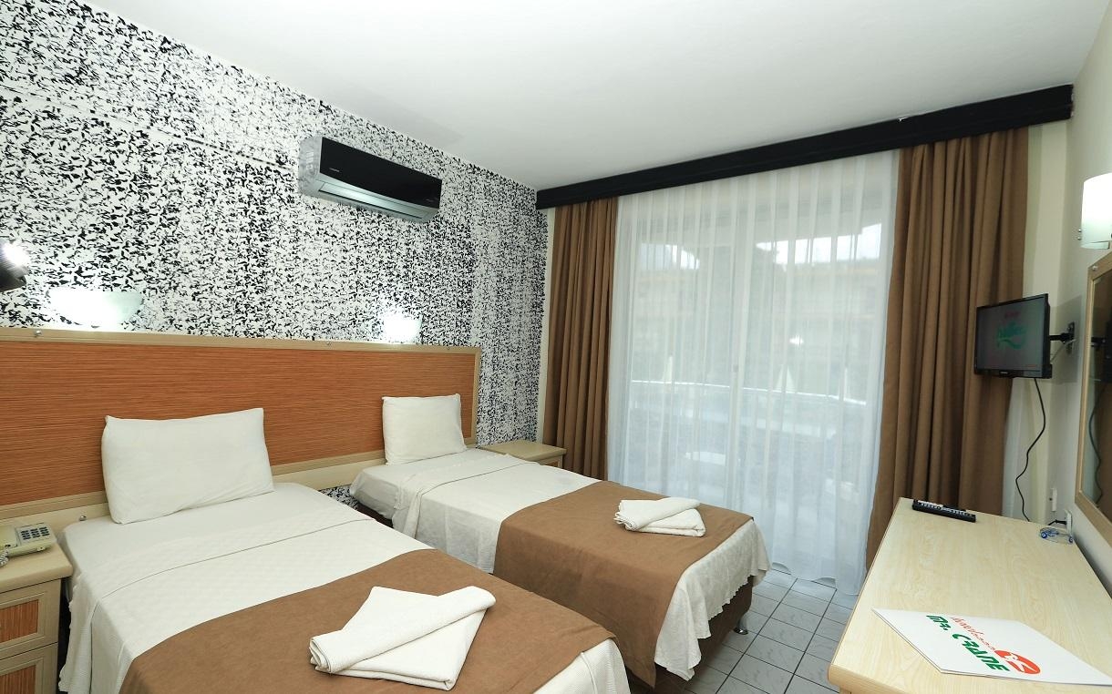 Mr. Crane Hotel7