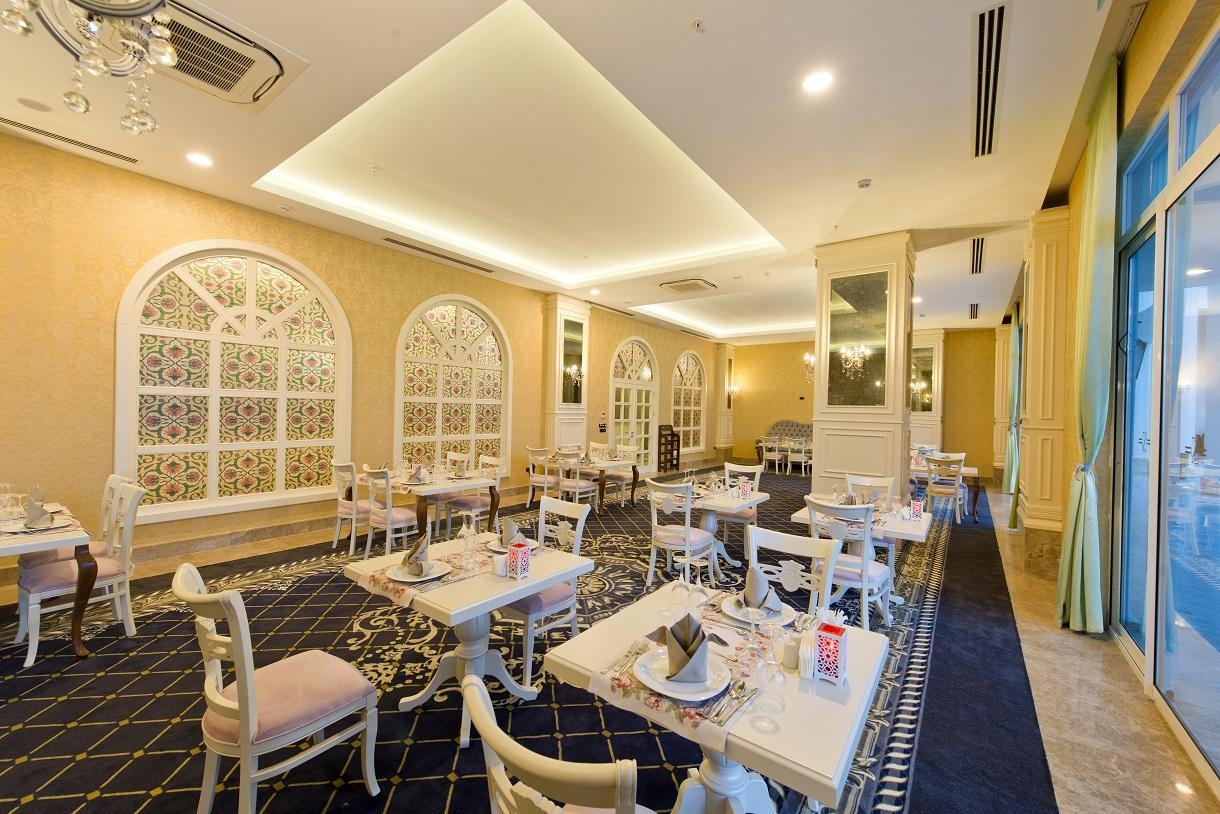 Oz Hotels Side Premium12