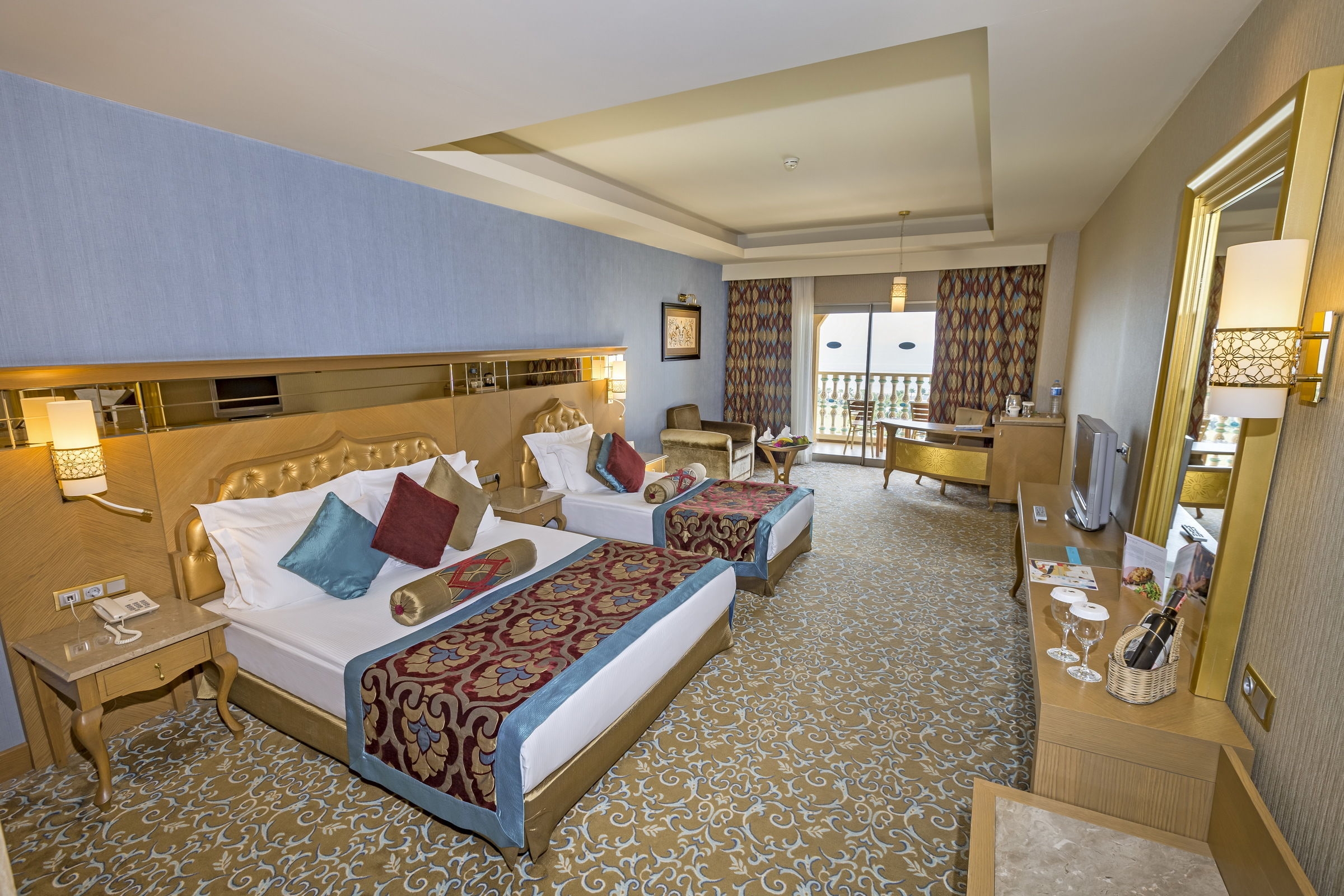 Royal Holiday Palace51