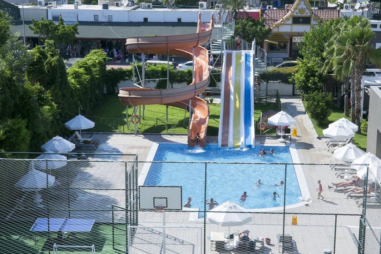 Sailors Beach Club14