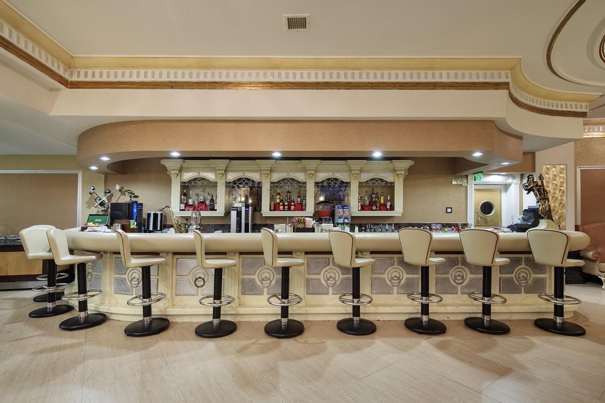 Sunrise Queen Resort Hotel4