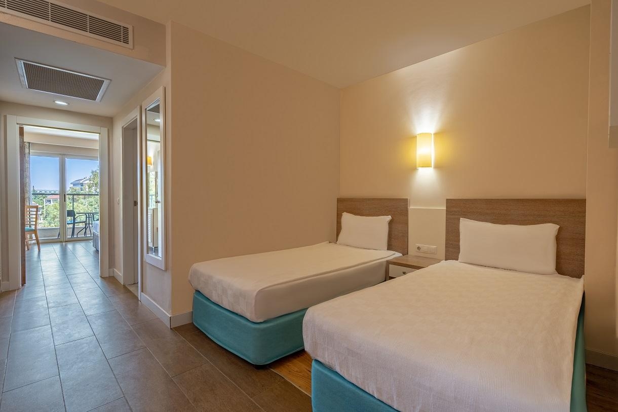 Sunrise Queen Resort Hotel7