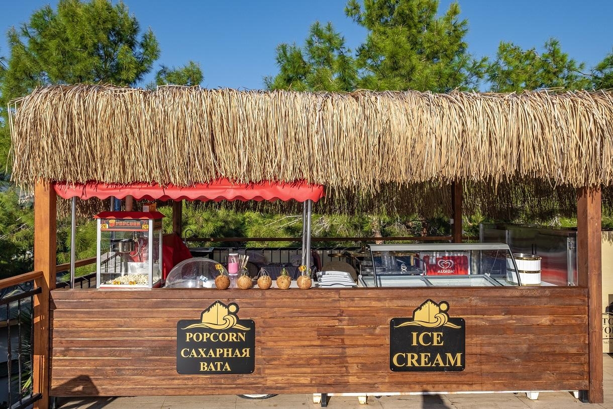 Utopia World Hotel10