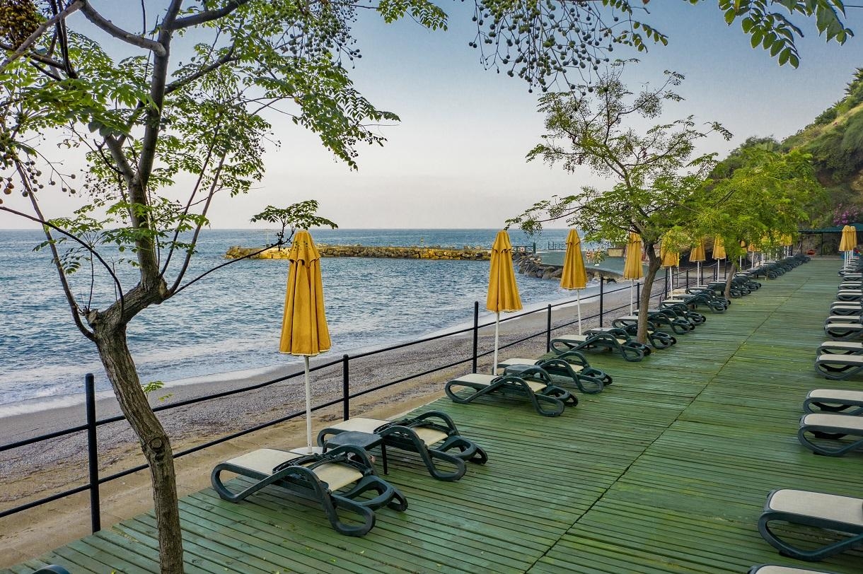 Utopia World Hotel24