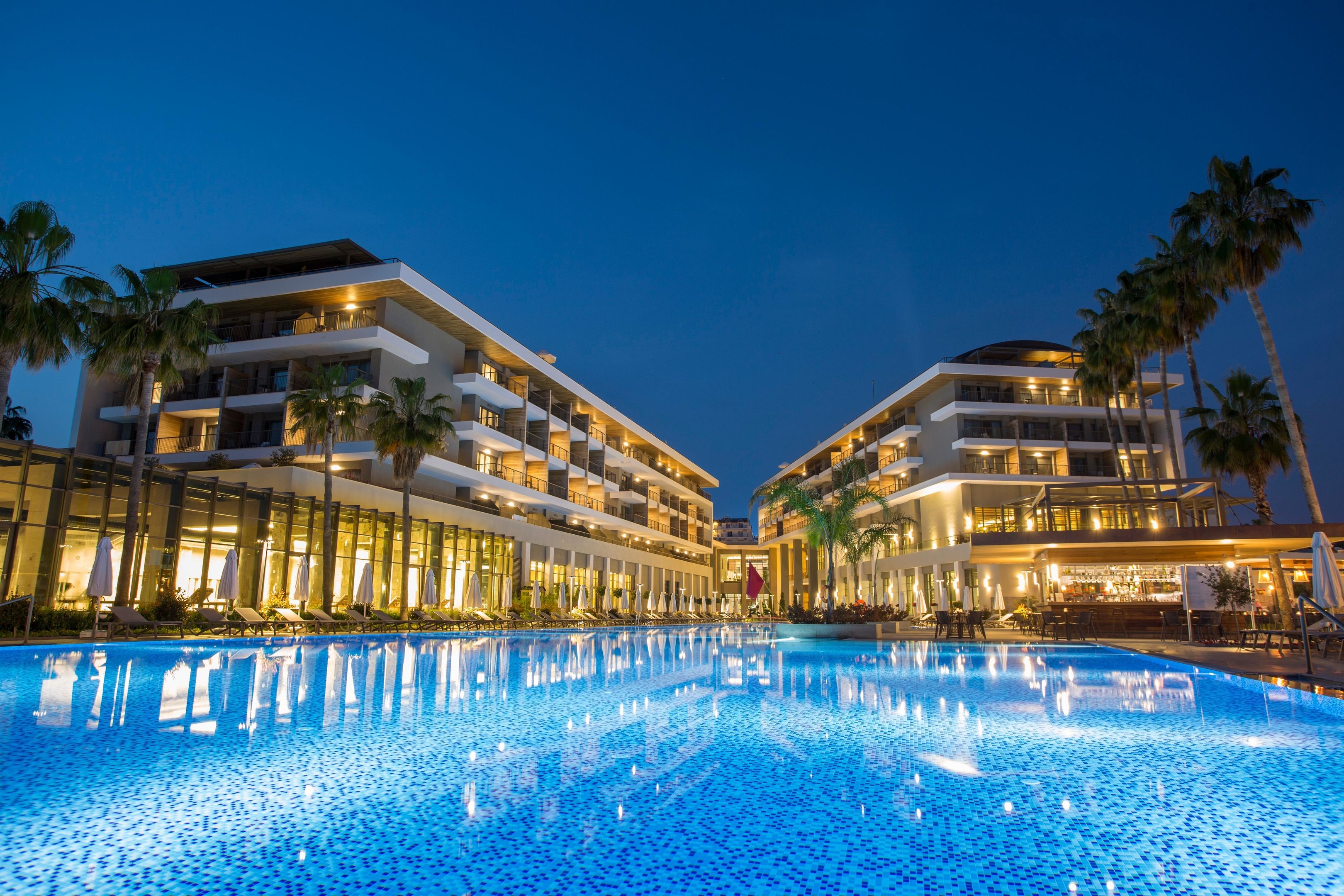 Acanthus & Cennet Barut Collection1