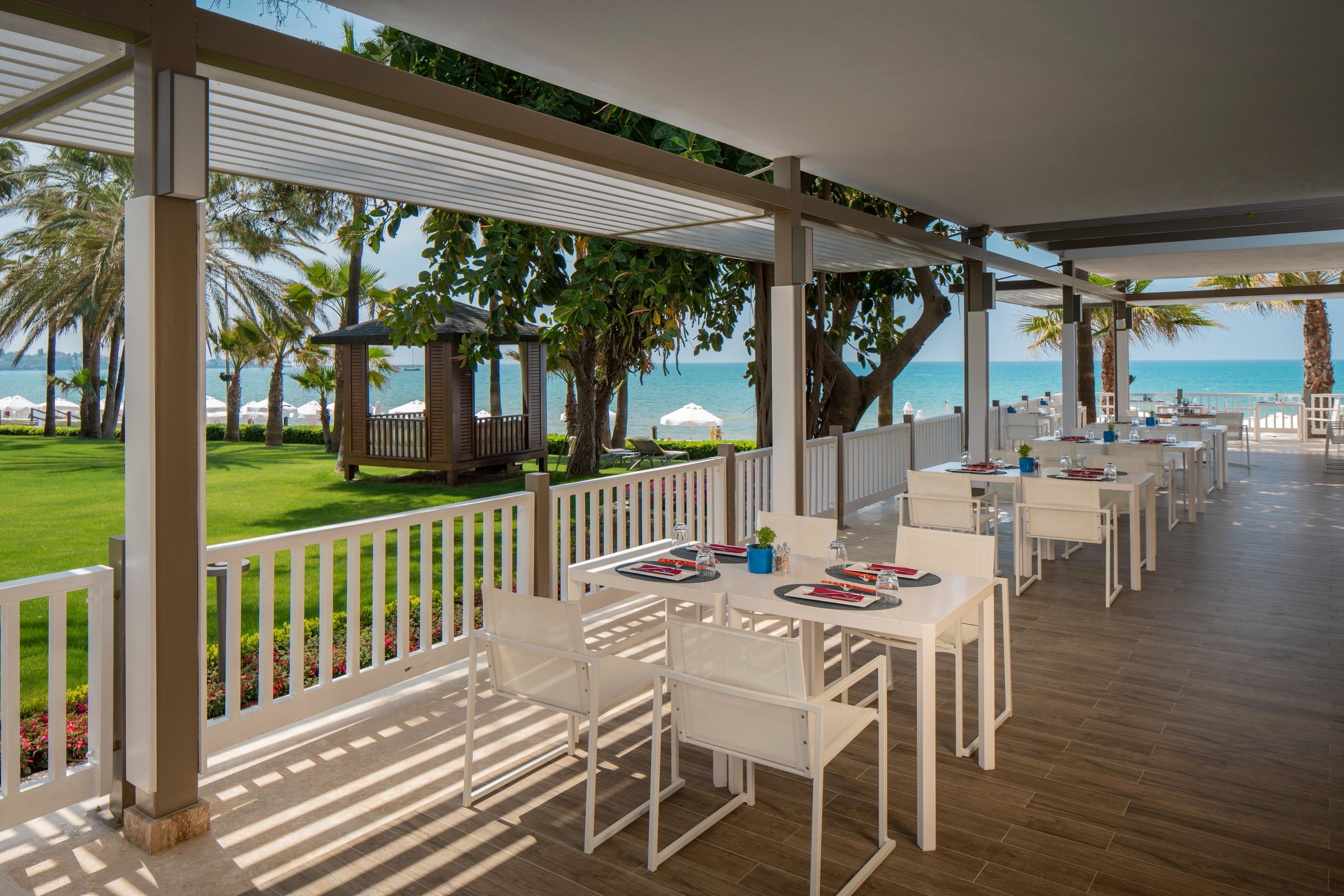 Acanthus & Cennet Barut Collection78