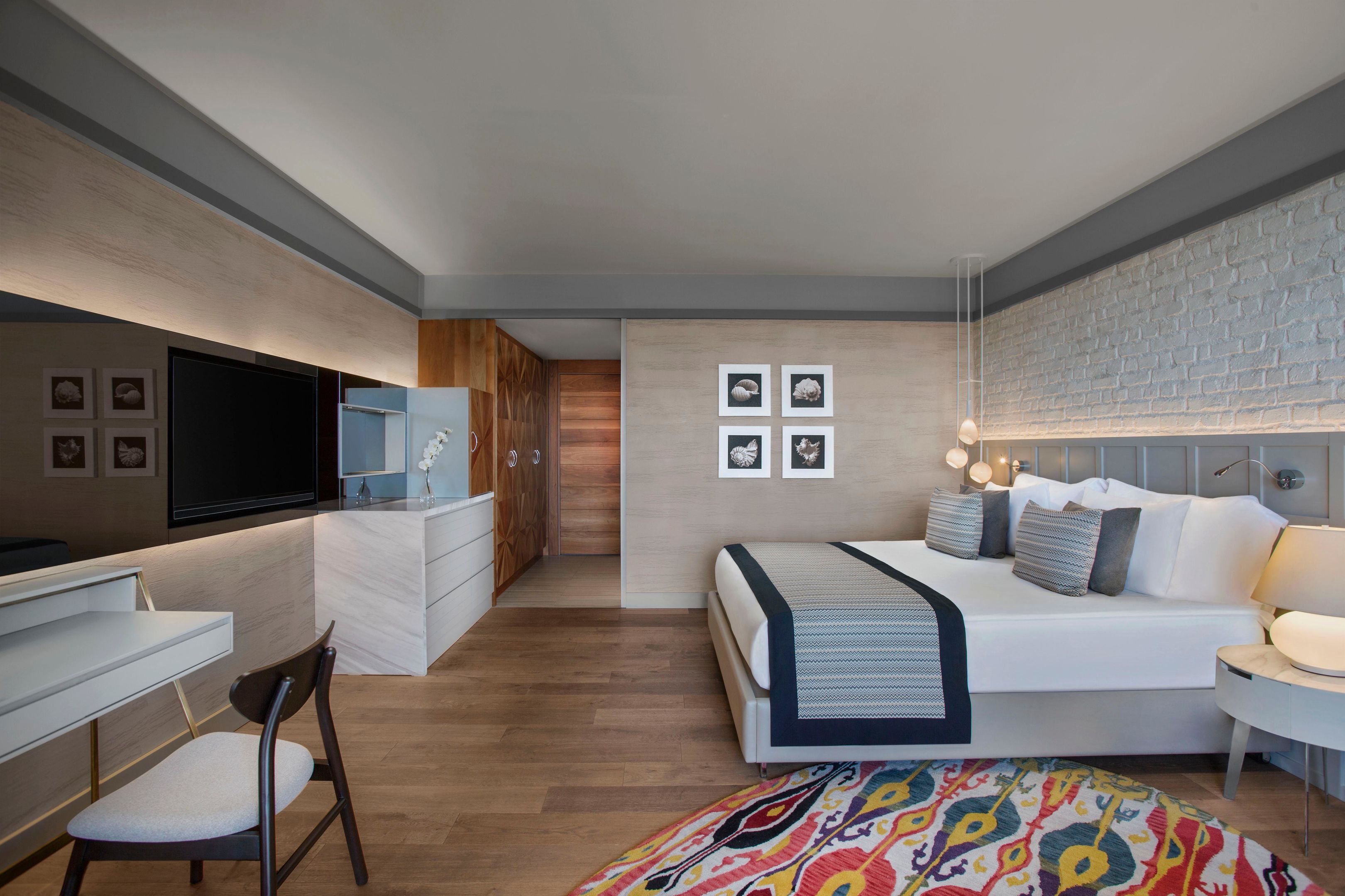 Acanthus & Cennet Barut Collection100