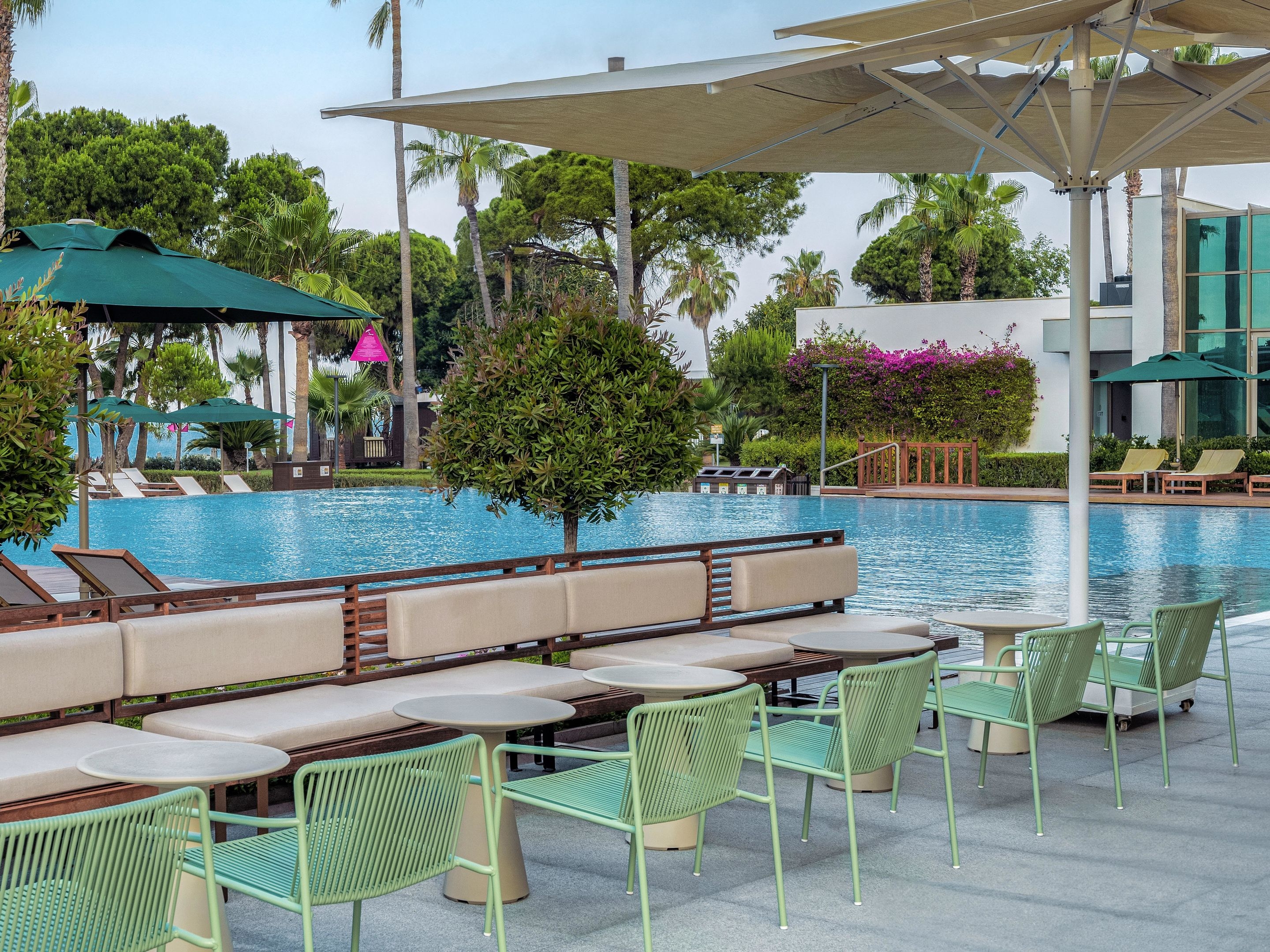 Acanthus & Cennet Barut Collection71