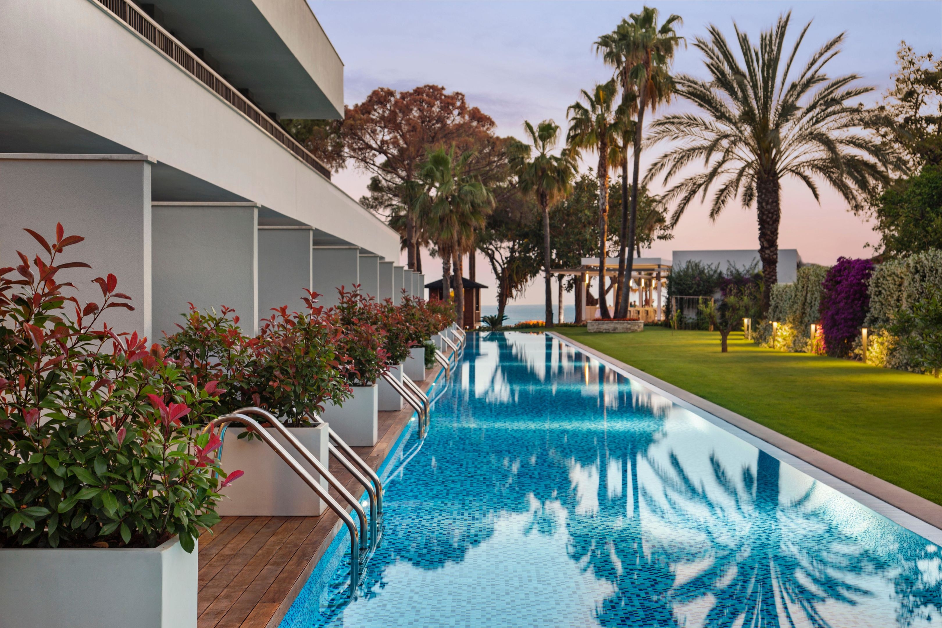 Acanthus & Cennet Barut Collection87