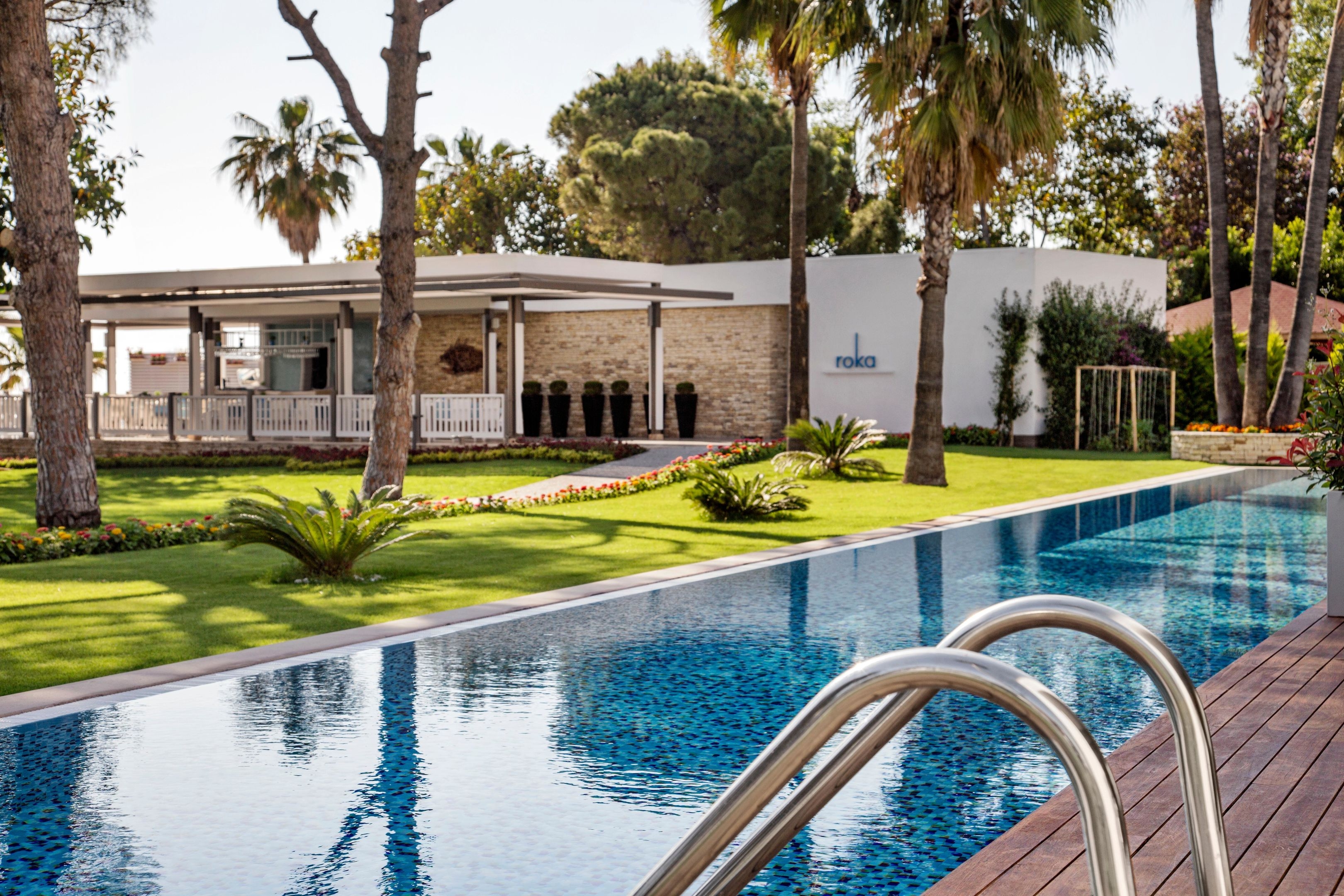 Acanthus & Cennet Barut Collection88