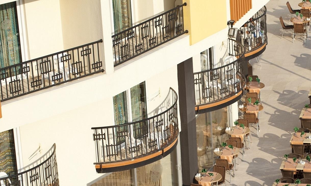 Arabella World Hotel7