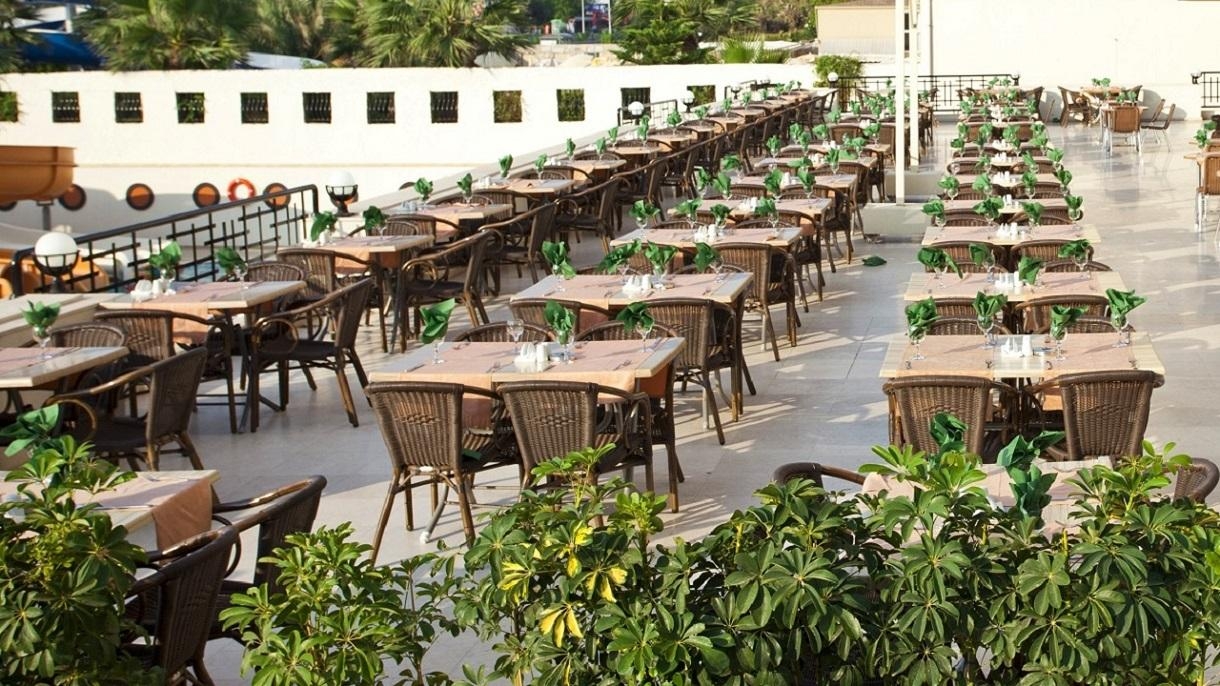 Arabella World Hotel5