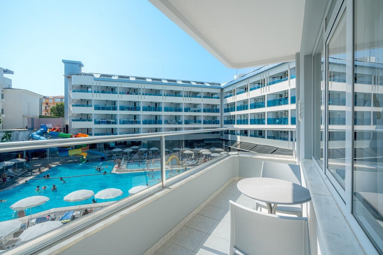 Avena Resort & Spa Hotel11