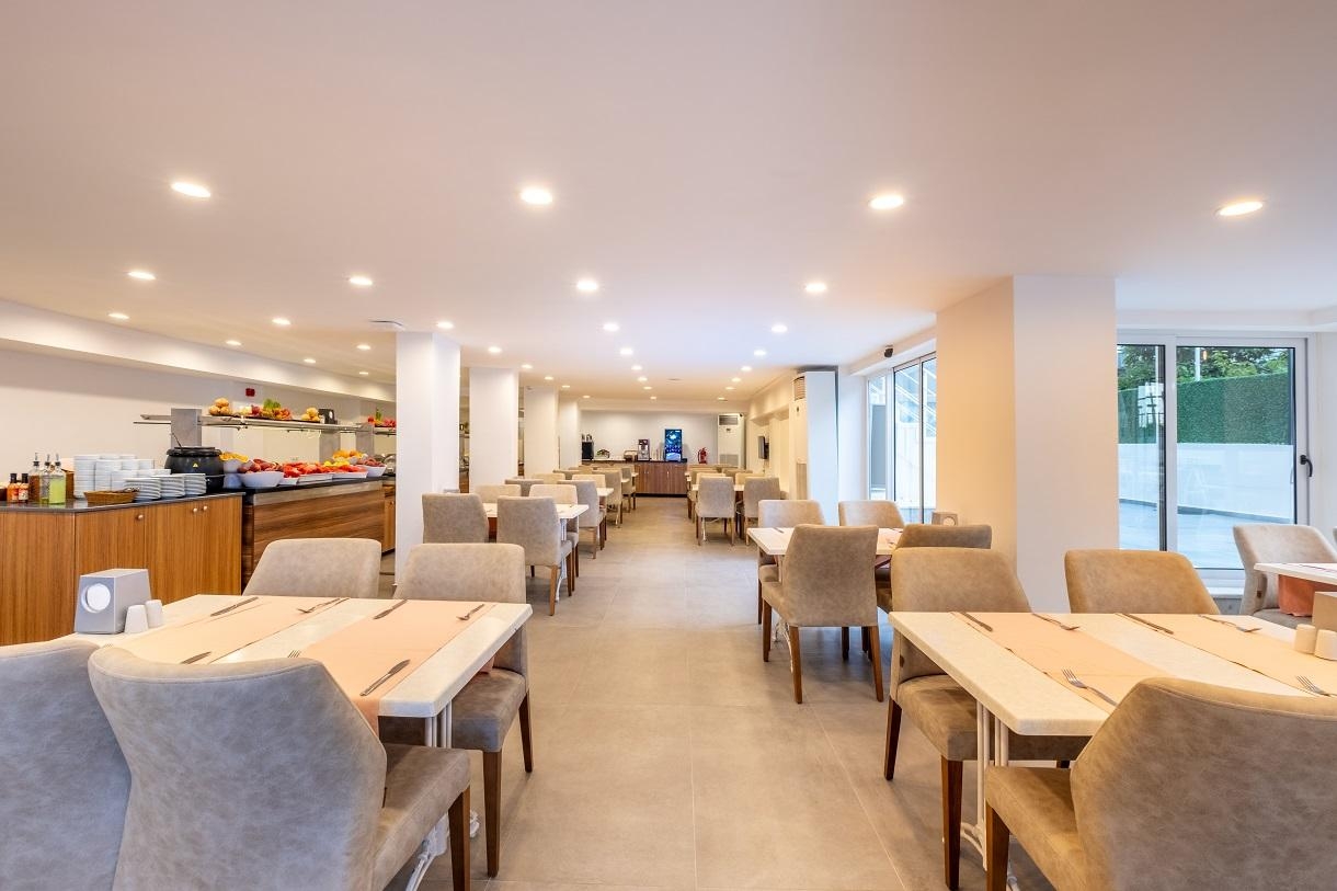 Viking Beach Hotel(ex. Bonn Beach Hotel By RRH & R)5